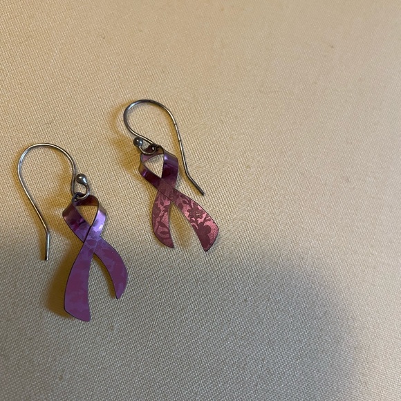 Holly Yashi breast cancer ribbon earrings on french wires - Picture 2 of 2